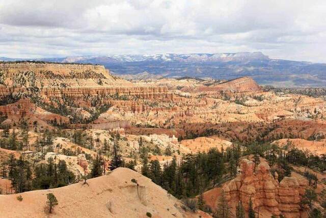 Peekaboo Loop Trail